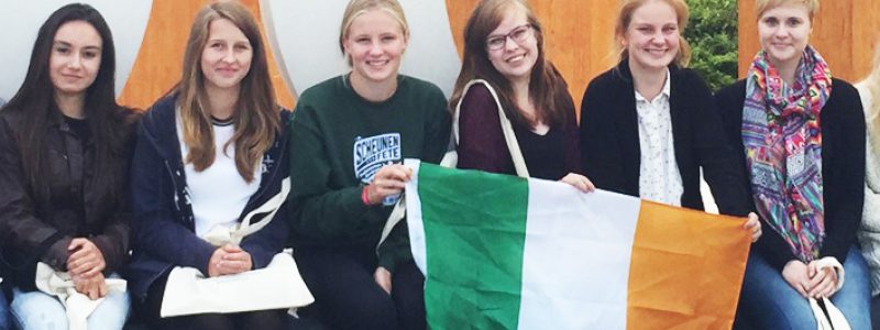 http://www.curso-escolar-en-el-extranjero.es/wp-content/uploads/2018/07/Ireland-Students-Flag_OK-800x300.jpg